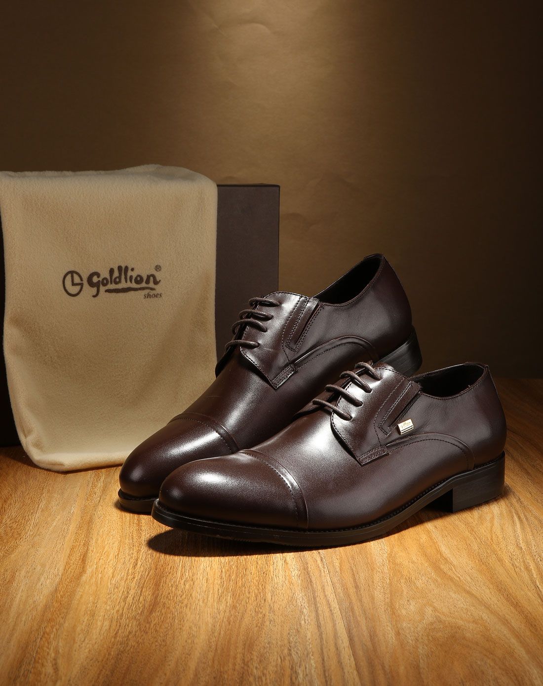 深棕色打蜡小牛皮系带正装皮鞋