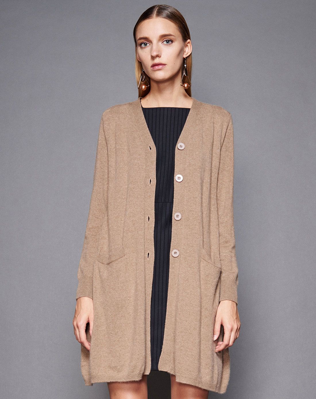 驼色时尚v领开衫100%羊绒衫