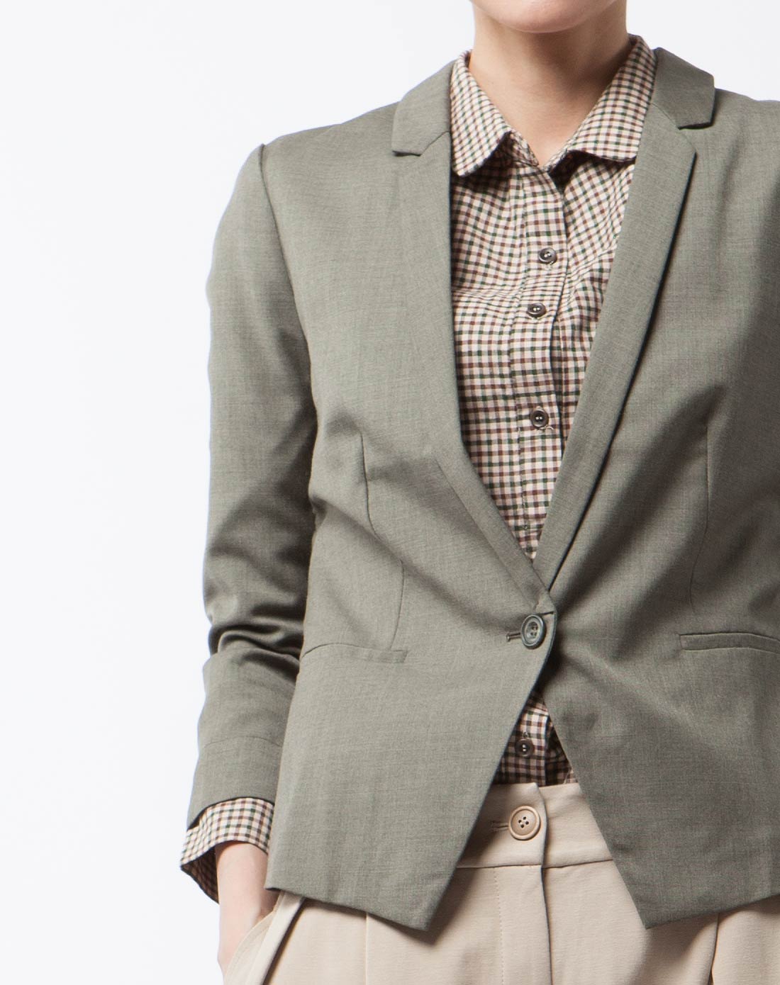 经典修身平翻领小西装