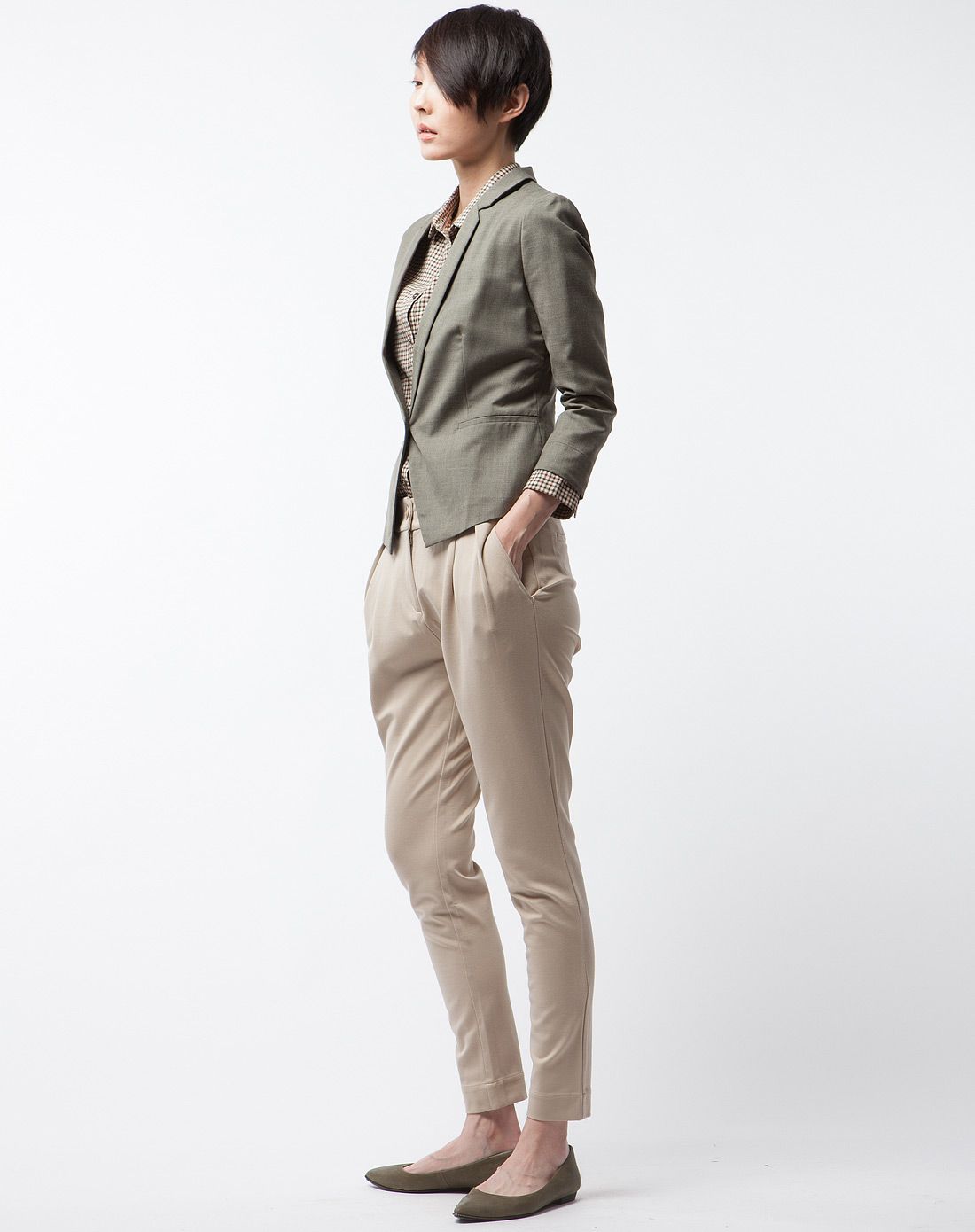 经典修身平翻领小西装