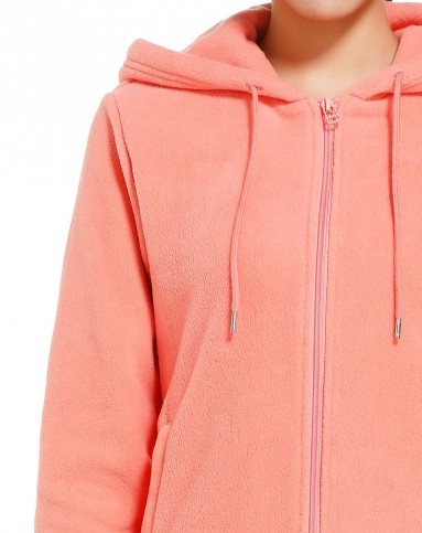 浅桃红色舒适简约长袖外套