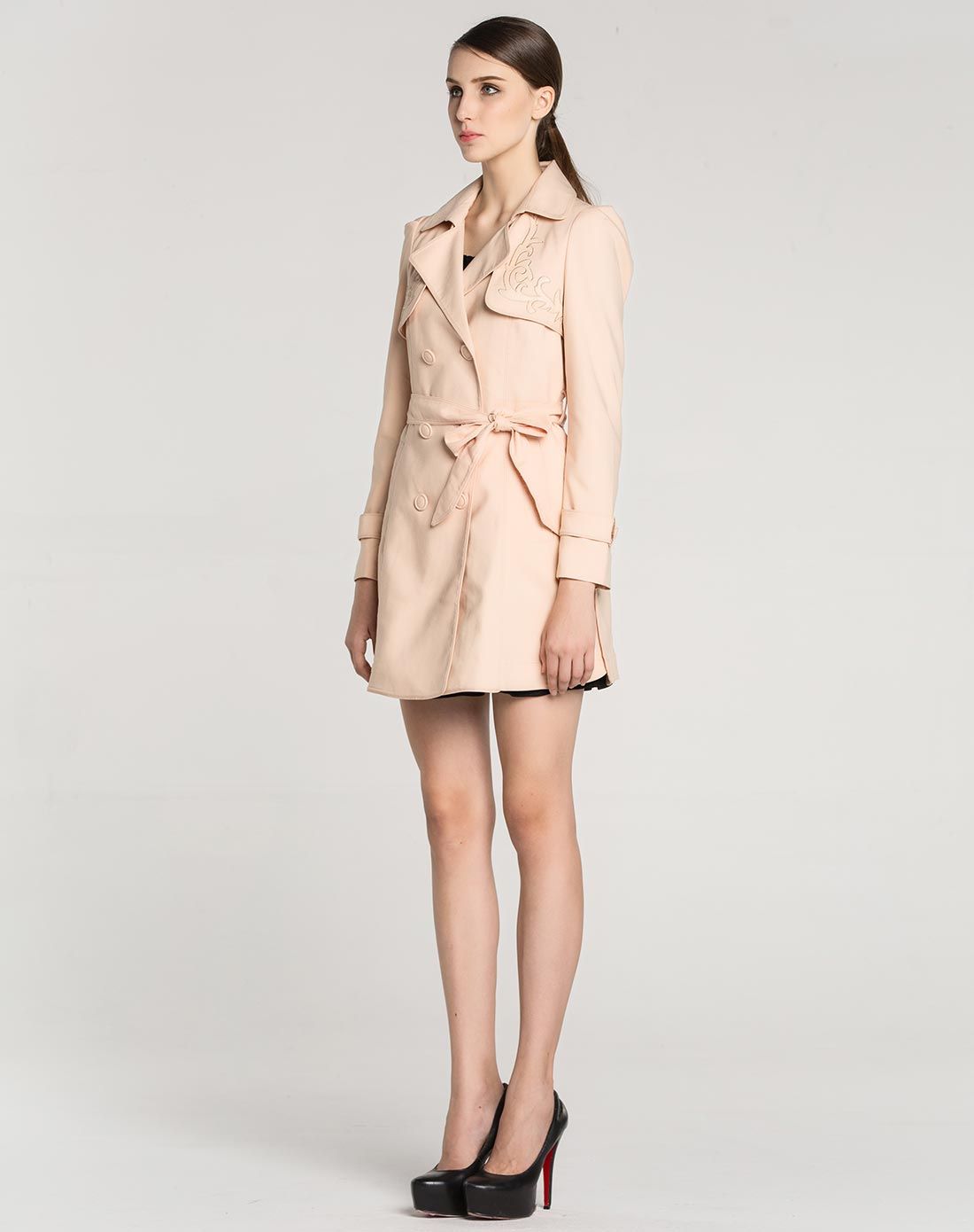 粉米色气质优雅双排扣长袖风衣