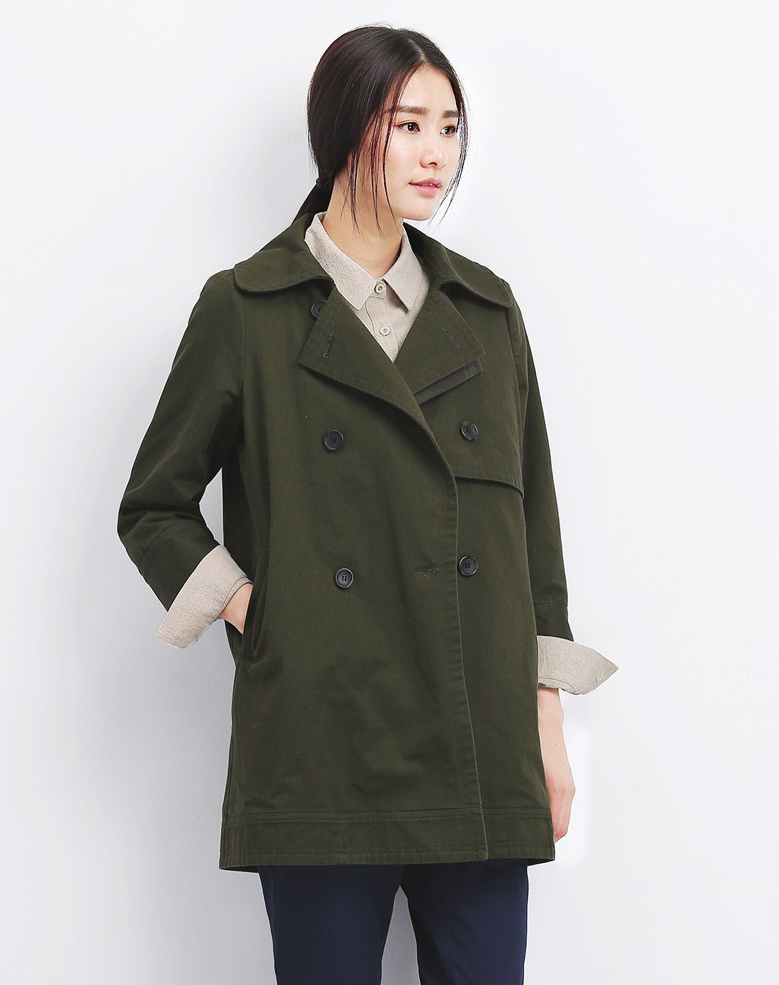 女式军绿色风衣