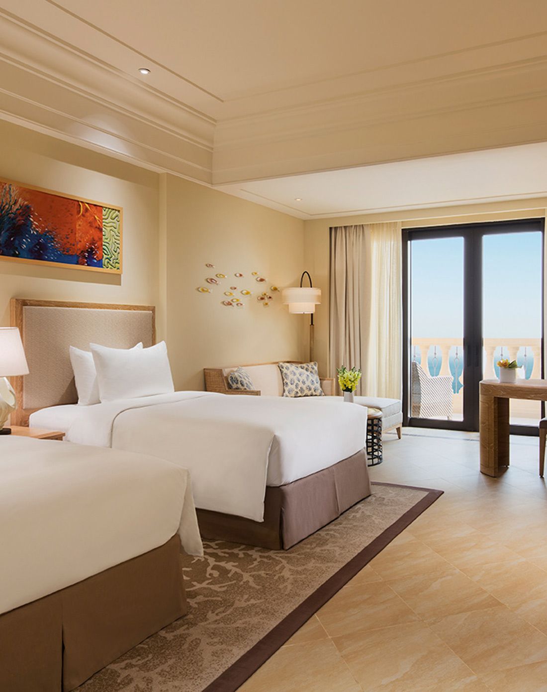 9月30日横琴湾酒店【度假海景房】1晚 自助早3份 海洋王国门票3张 二