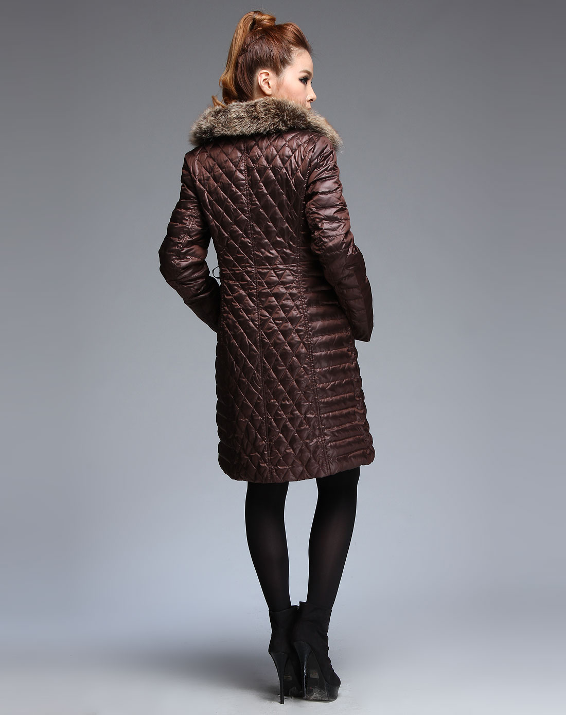 东隆donglong羽绒服专场-巧克力色毛领时尚长袖羽绒服