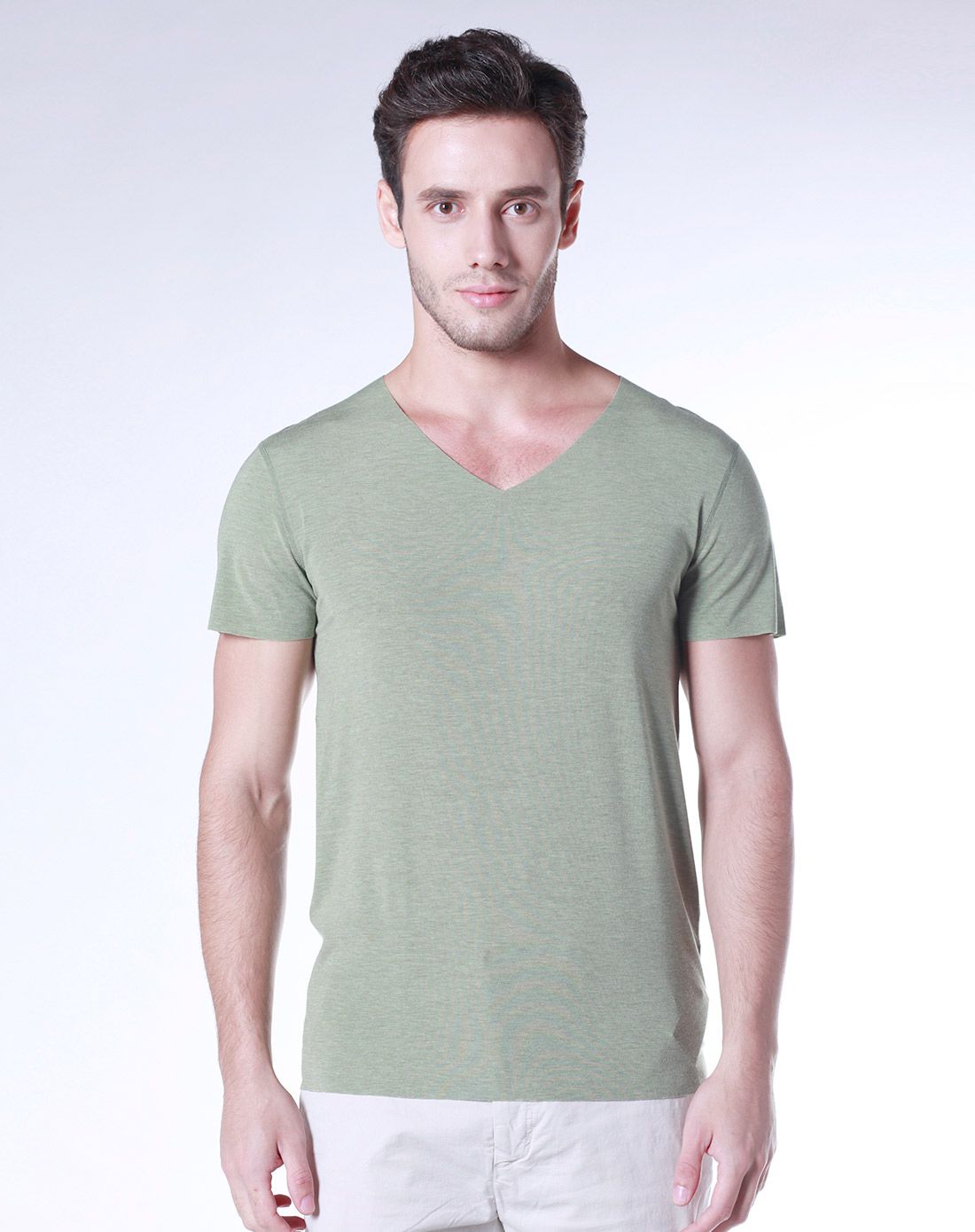 男士利久色超细莫代尔v领随型裁短袖衫