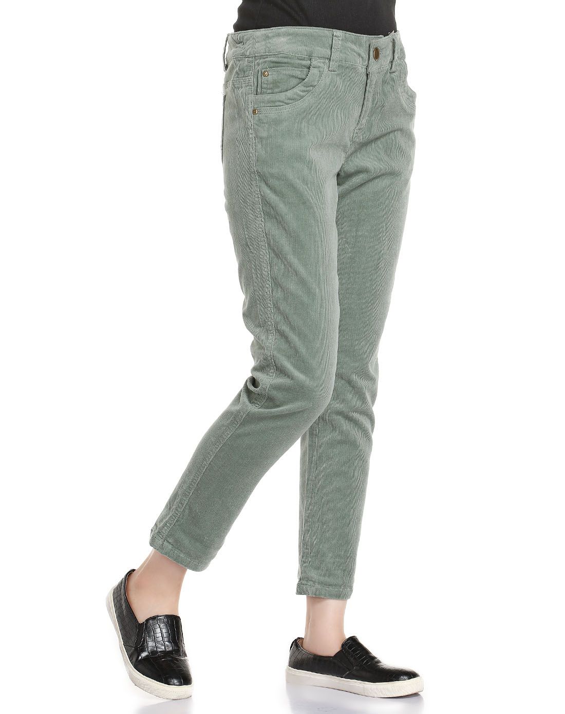 浅绿色修身百搭裤子