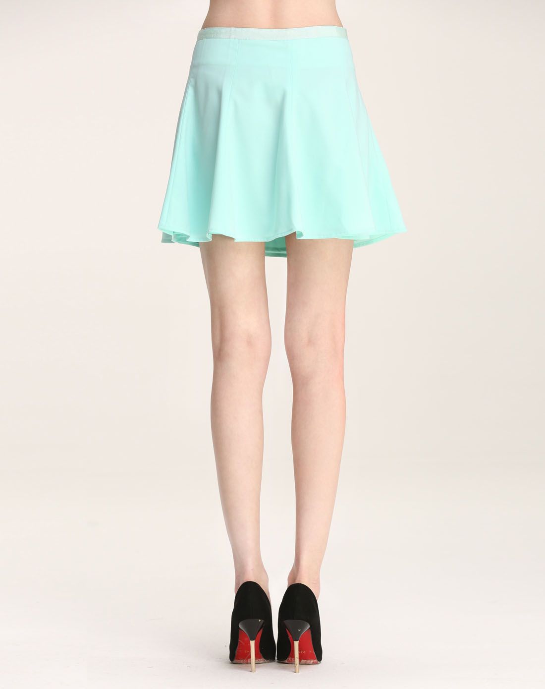 薄荷色显瘦短款裙子