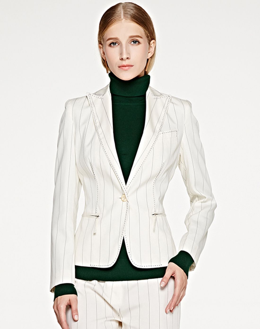 米白色西装款气质外套