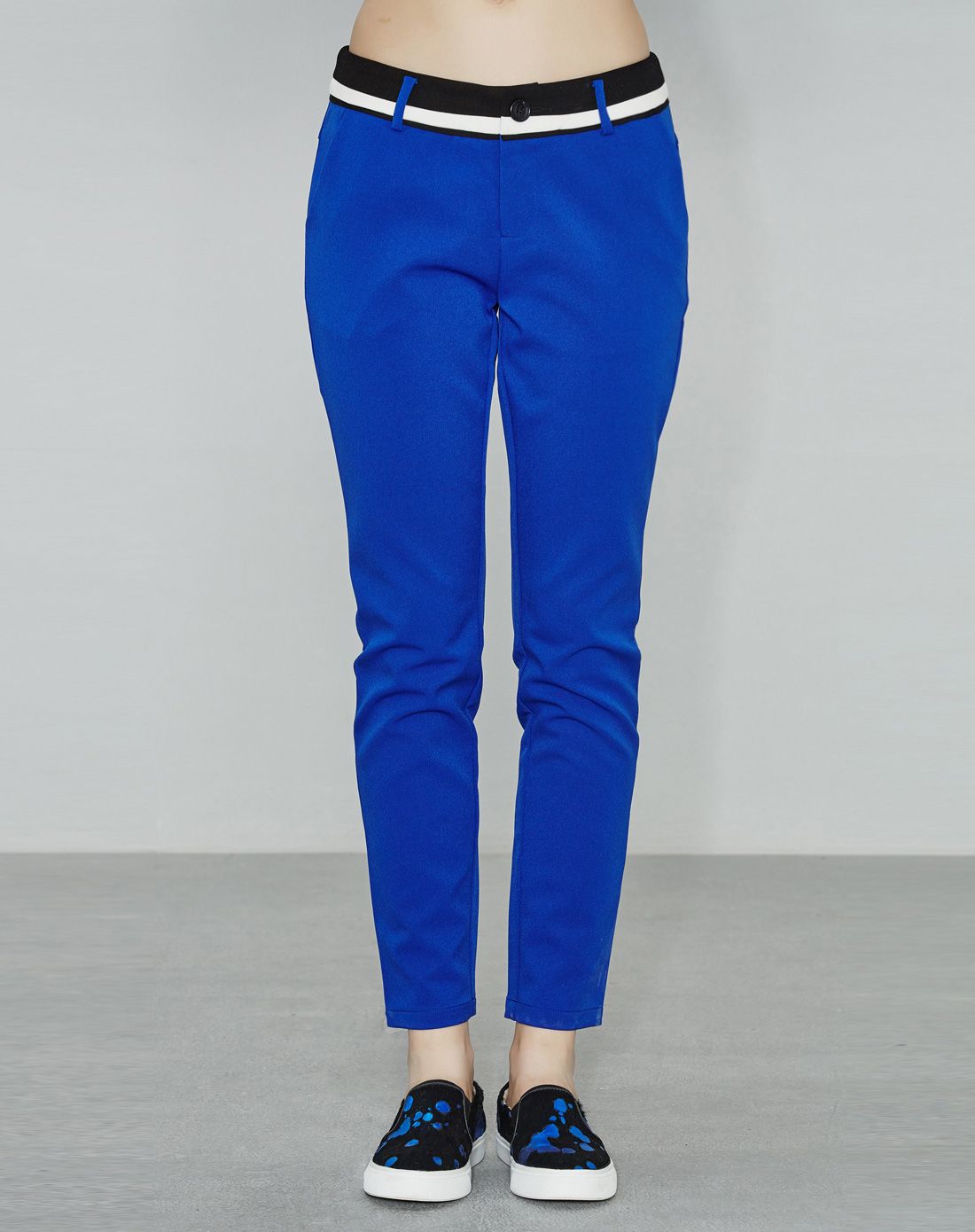 宝蓝色时尚休闲潮搭小脚裤