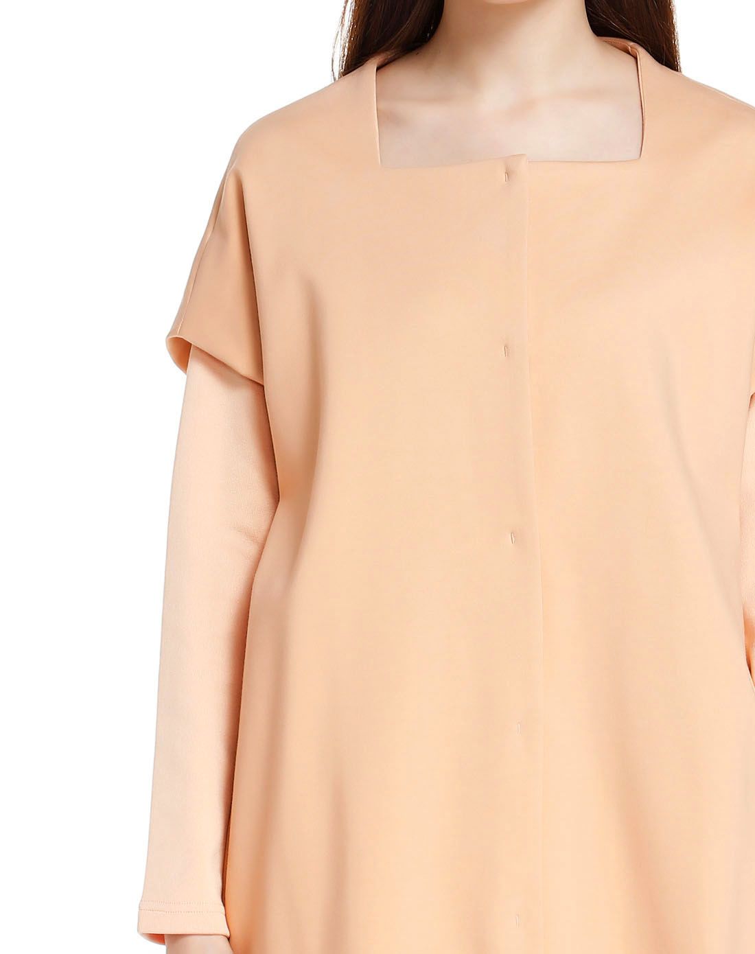 浅桔色大方时髦长袖外套