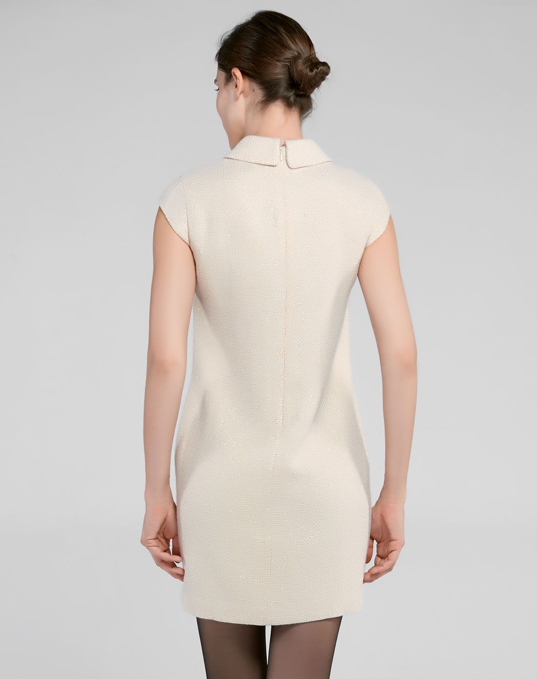 白金色赫本风优雅剪裁连衣裙