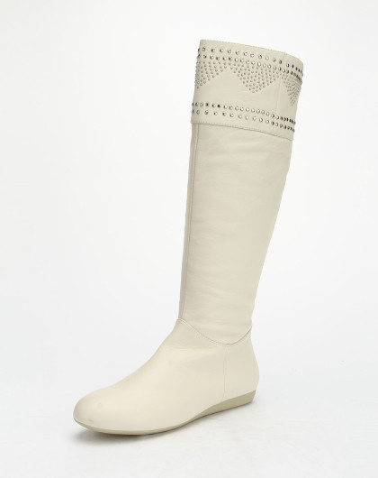 女款米白色时尚平底长靴