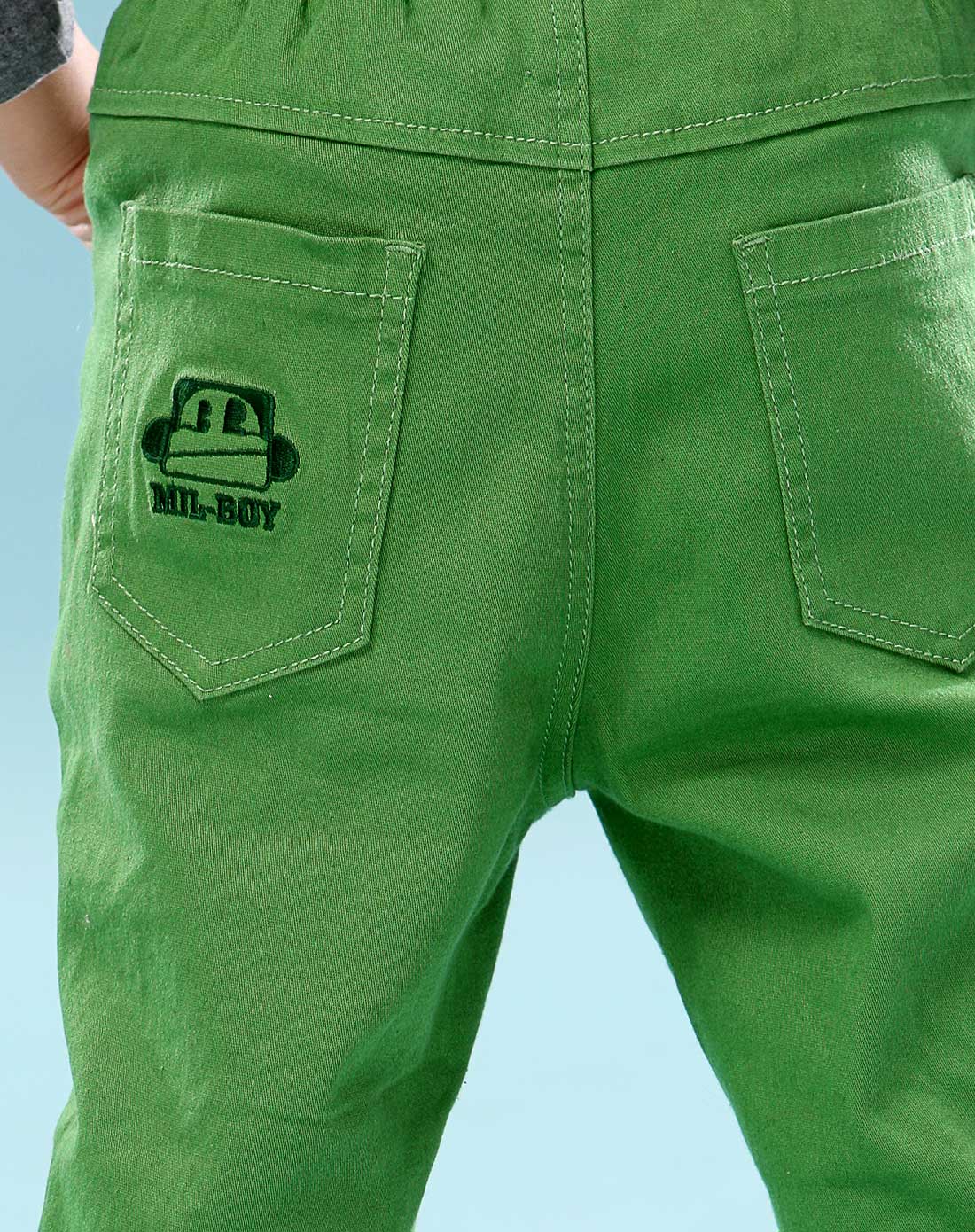 男童果绿色长裤