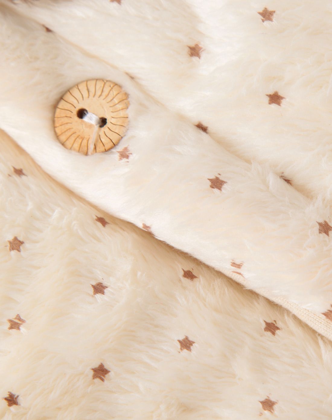 米黄布迪熊超柔加厚珊瑚绒连帽开胸马夹