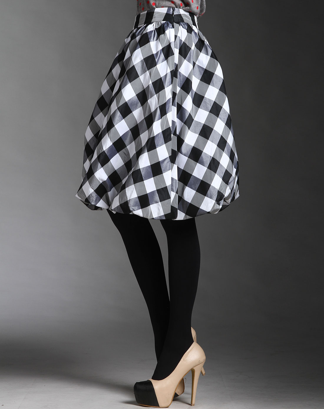 灰色格纹时尚中裙