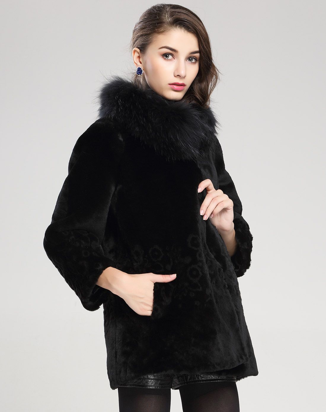 女款黑色澳洲羊皮毛一体貉子毛领皮毛一体时尚中长款皮草大衣