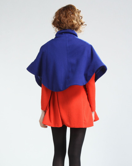 深蓝色简约立领斗篷外套