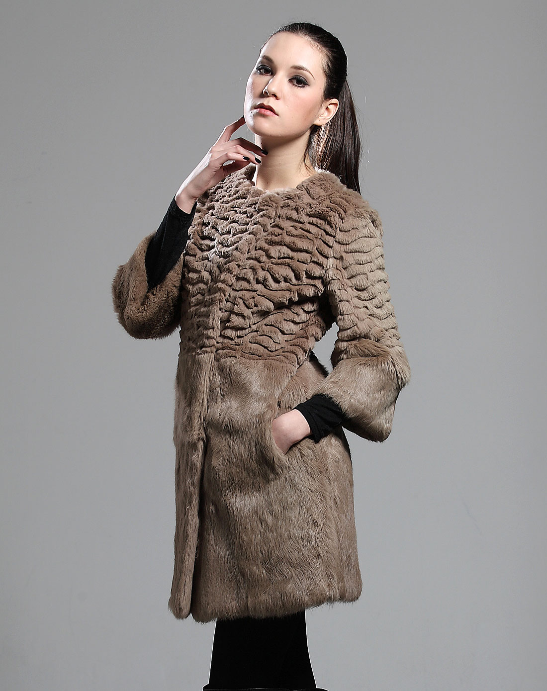 女款尊贵驼色兔皮长款