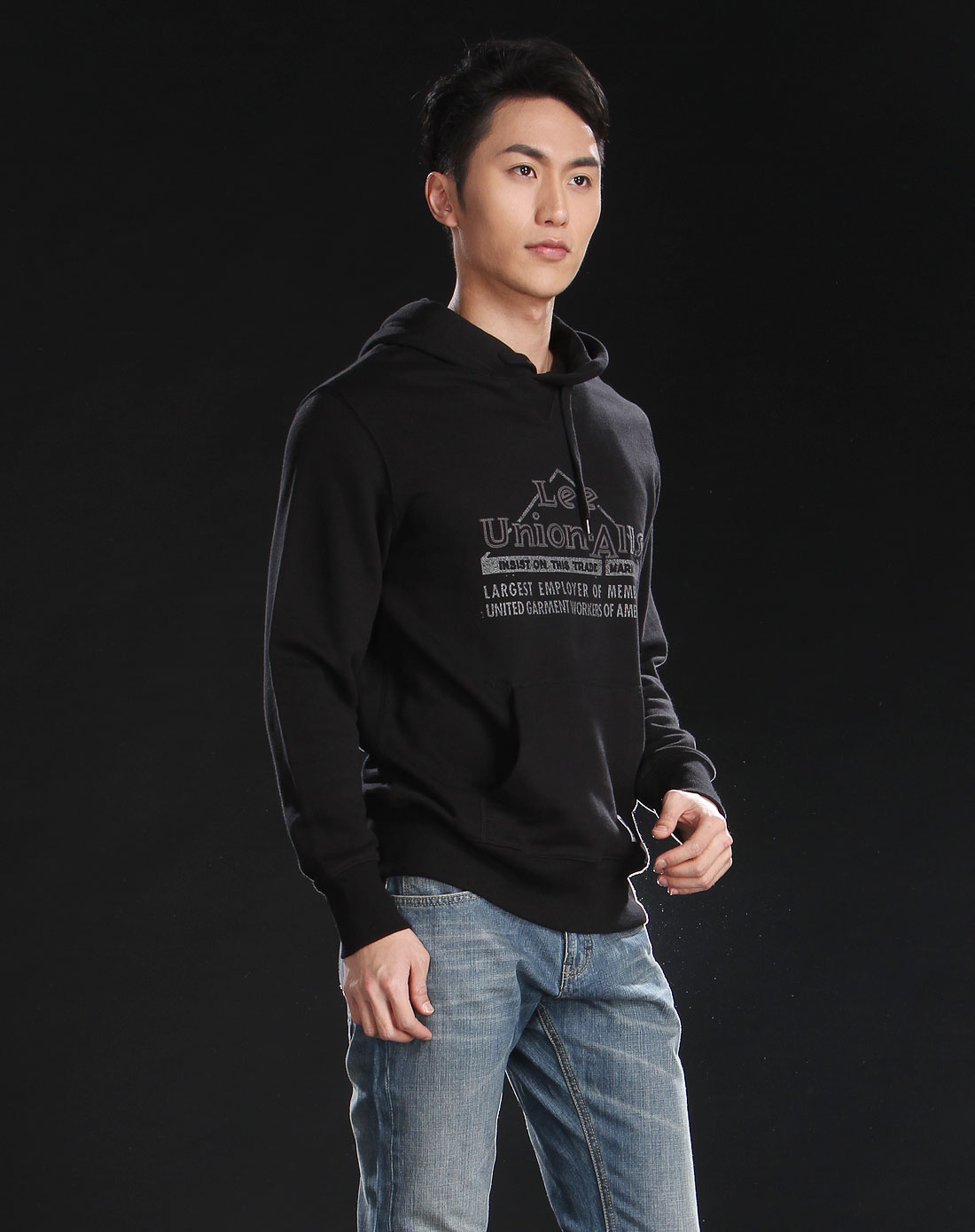 lee男装专场-黑色印花时尚连帽长袖卫衣