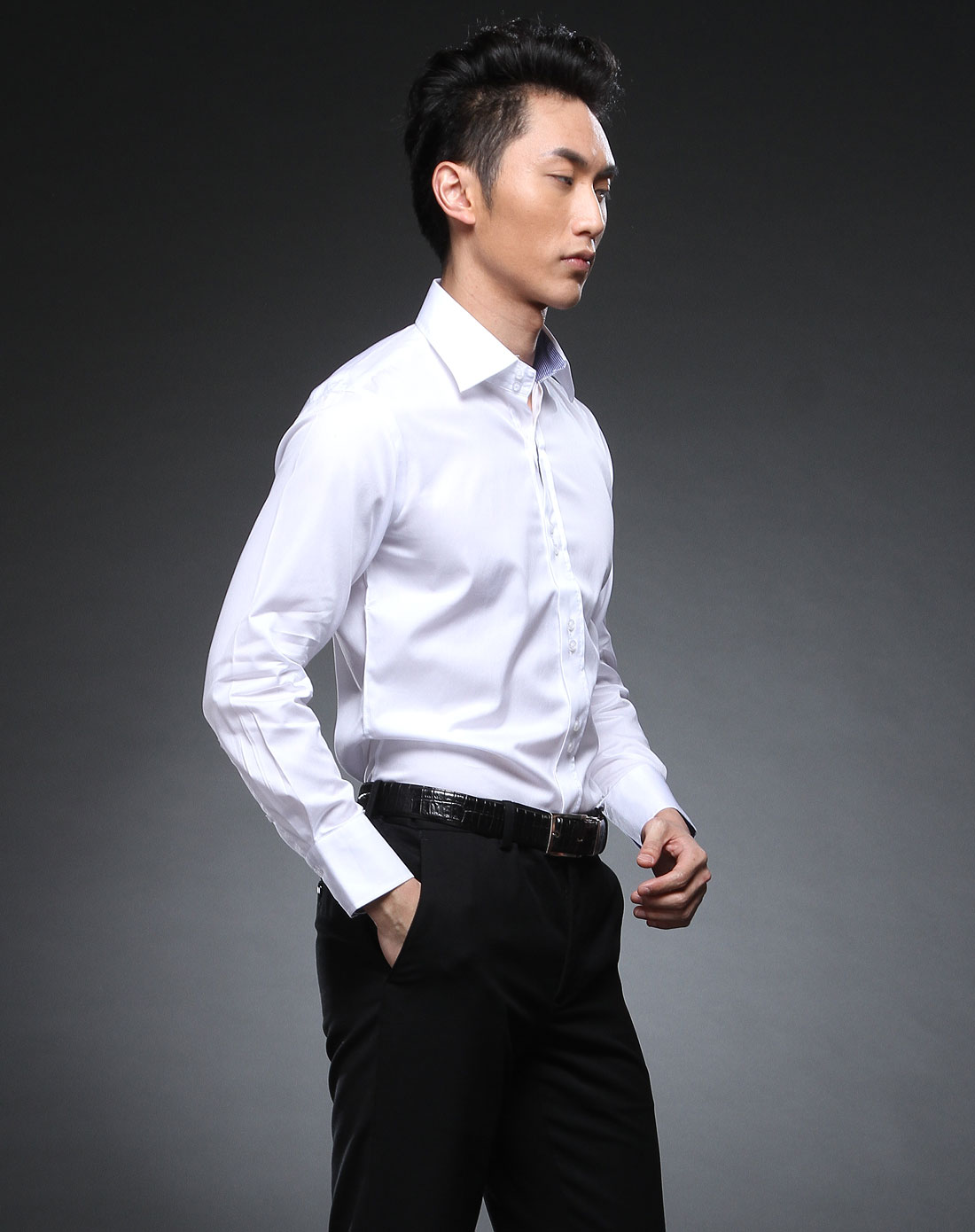 白色商务精英长袖衬衫