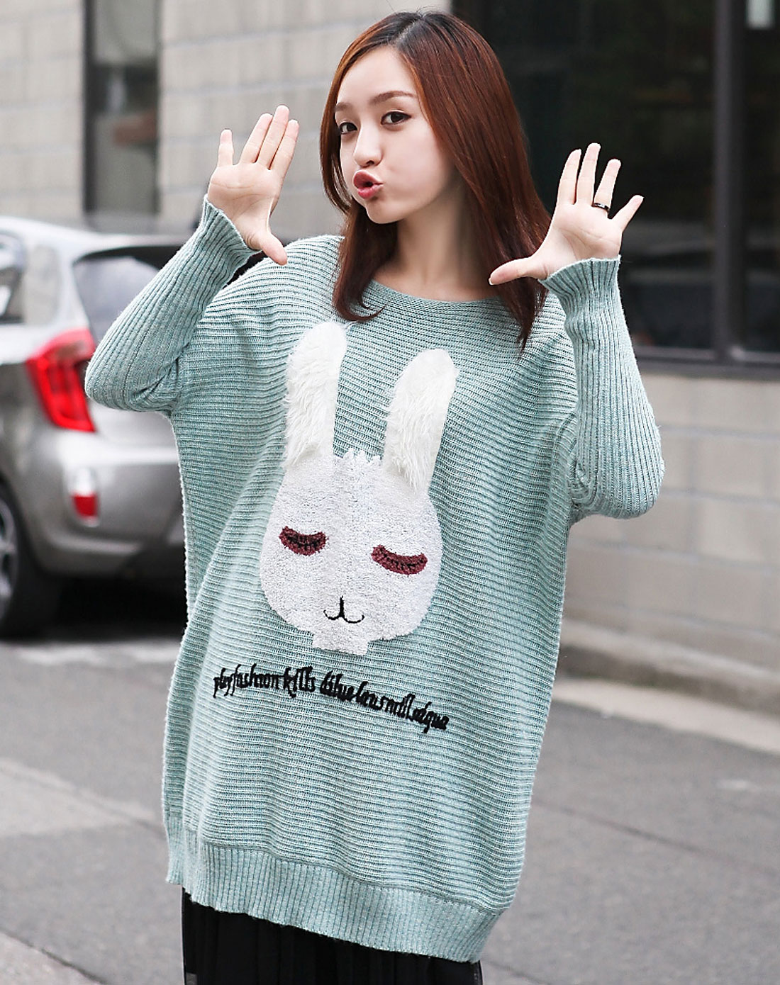 女款水蓝b圆领可爱毛衣