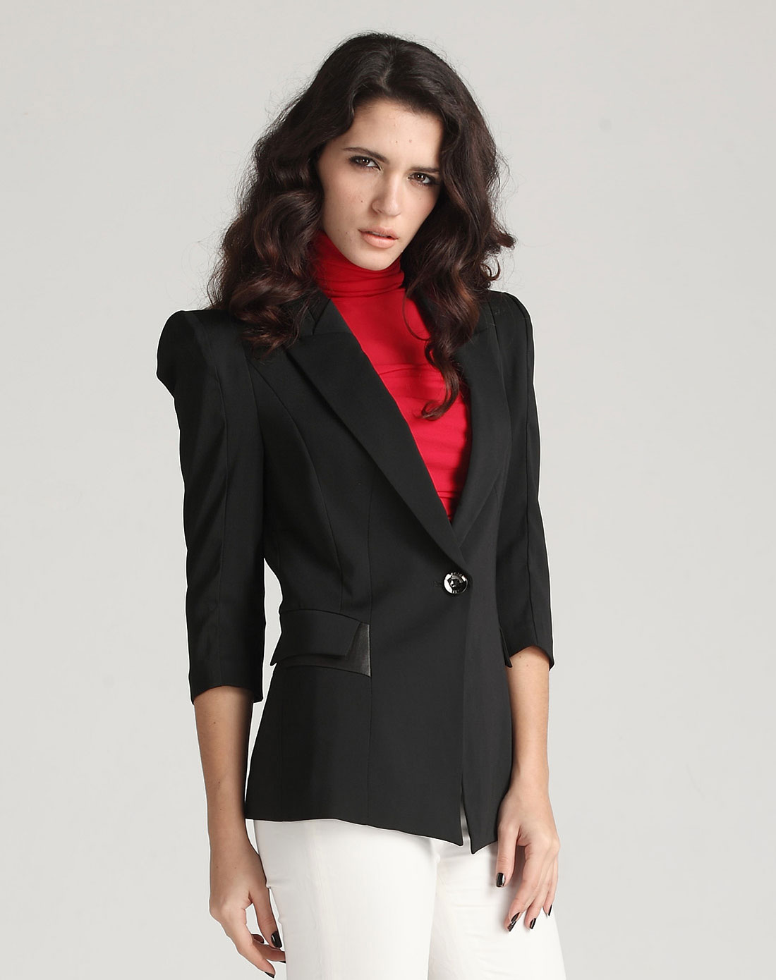 女黑色中袖西装