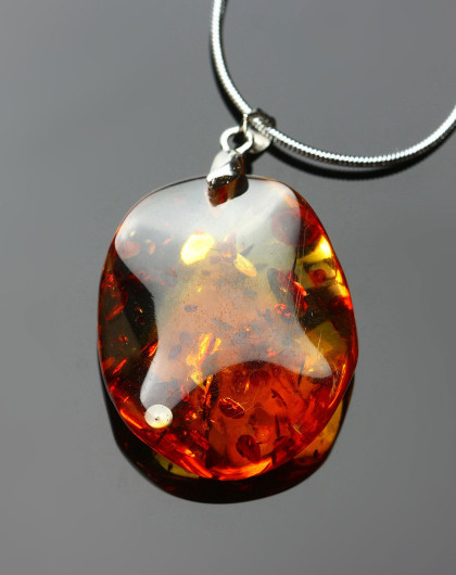 女款彩色琥珀吊坠-花瓣款