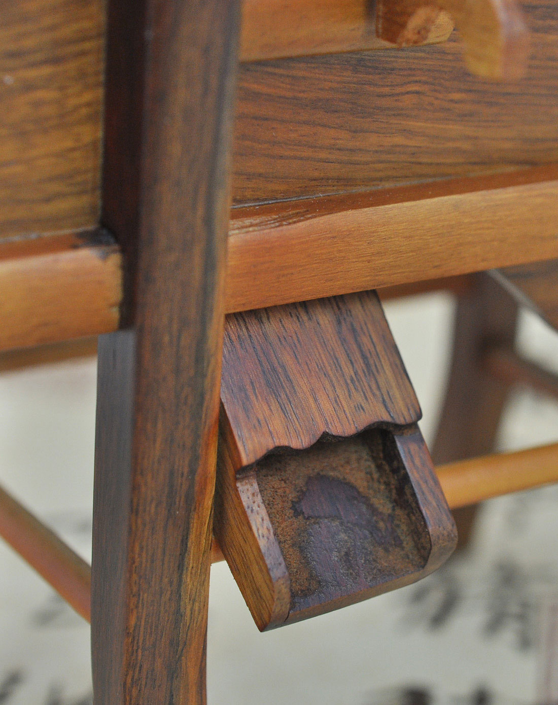 酸枝木风车摆件