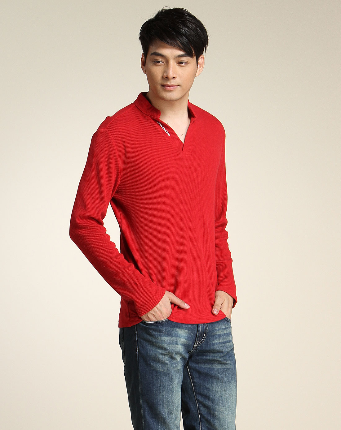 男款殷红色长袖t恤