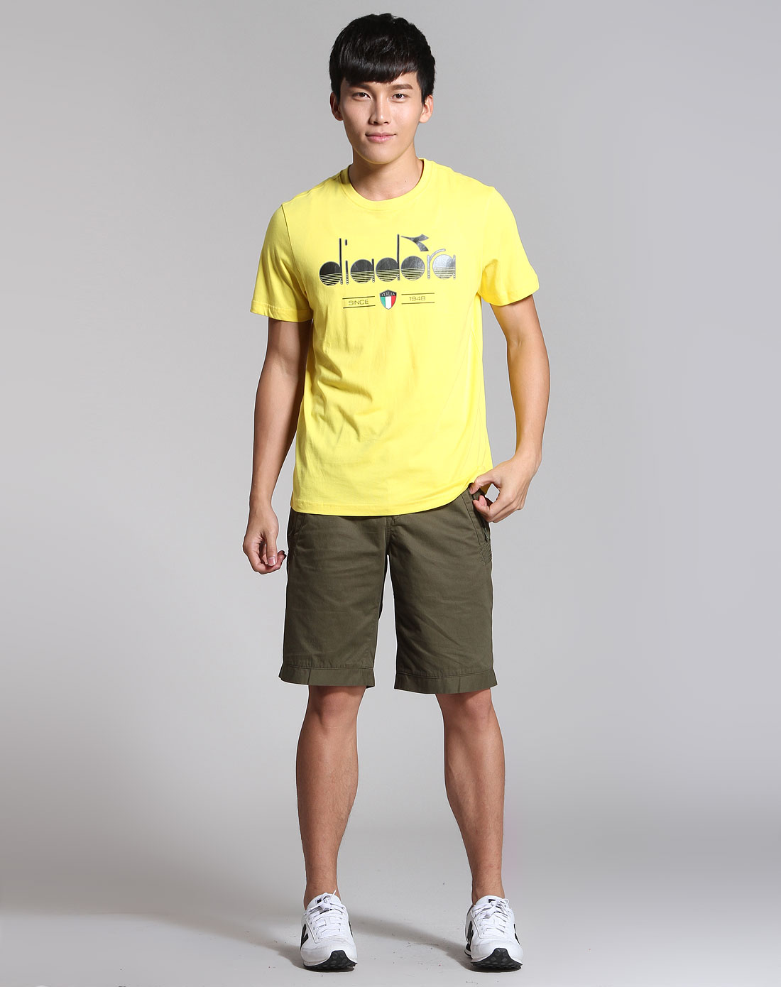 男款柠黄色运动印字短袖t恤衫