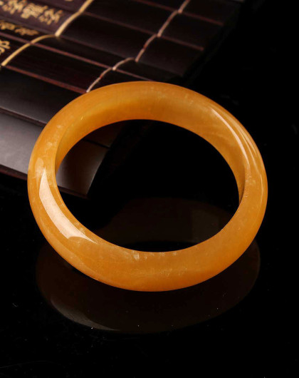 天然米黄玉手镯超大内径63mm【蒸蒸日上】