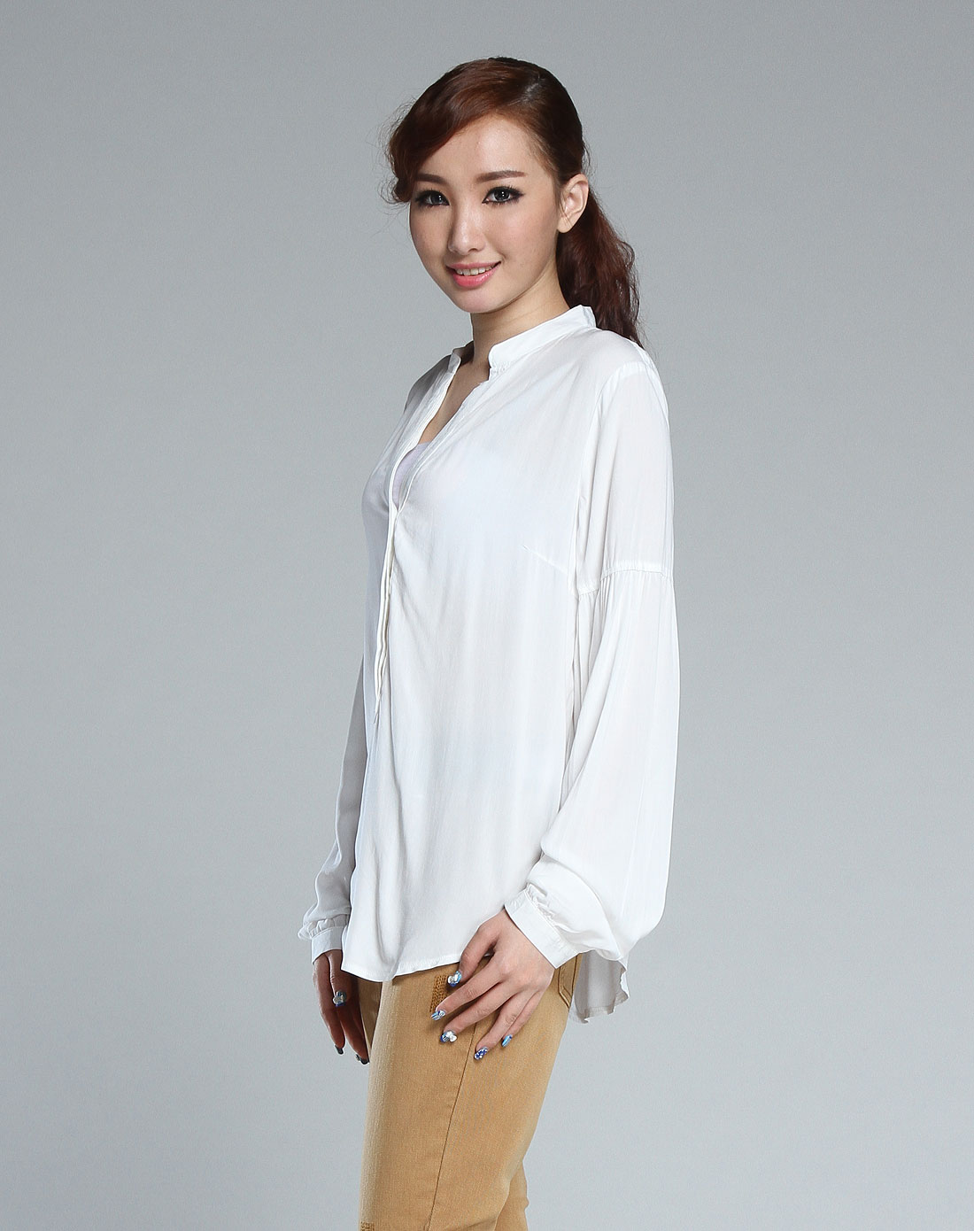 雪白色休闲长袖上衣