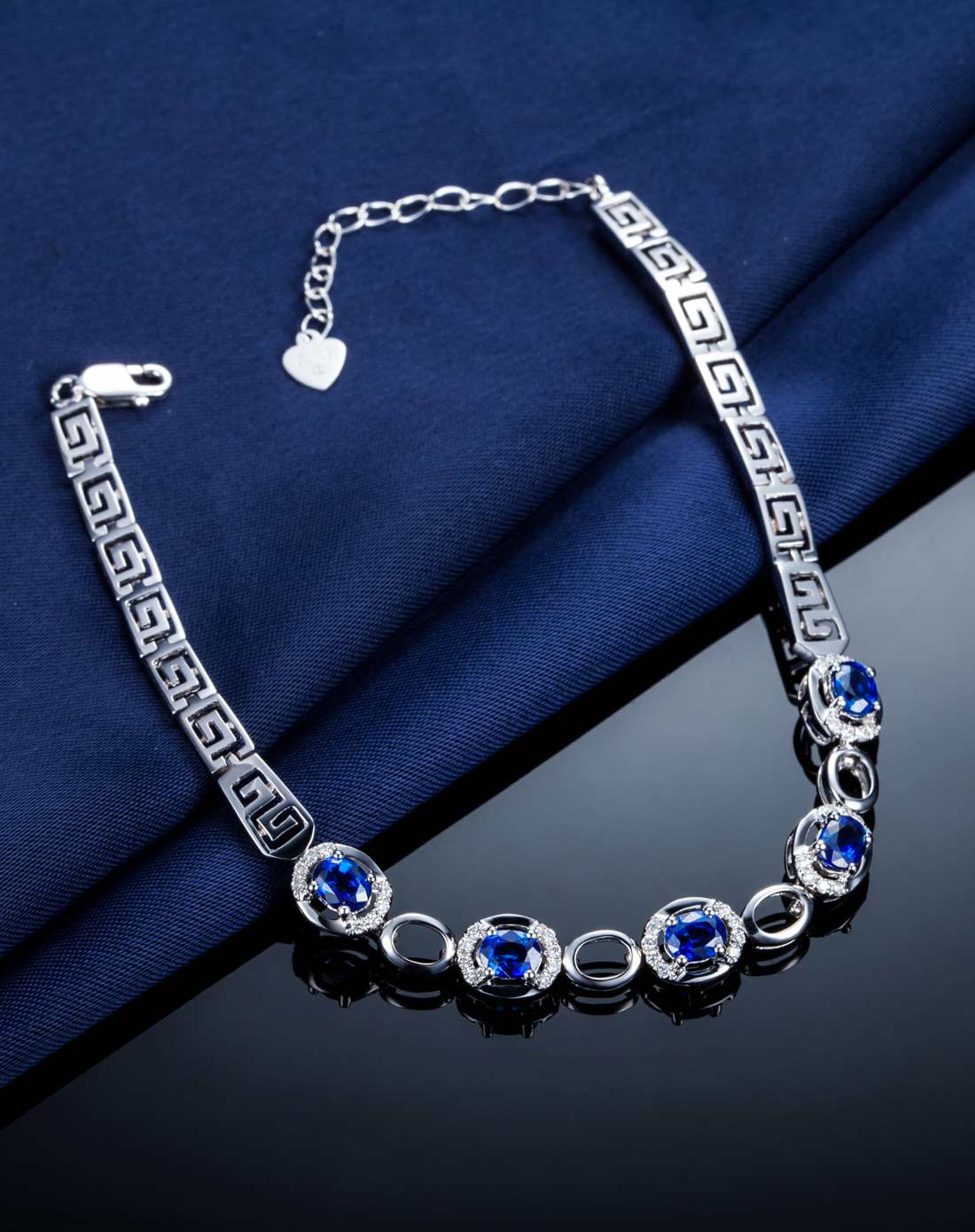 白18k金2.03克拉蓝宝石手链