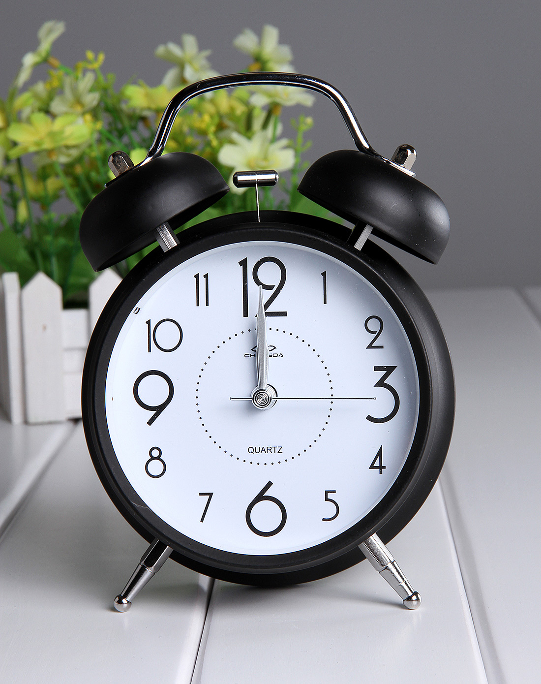 黑色大号复古叮当闹钟