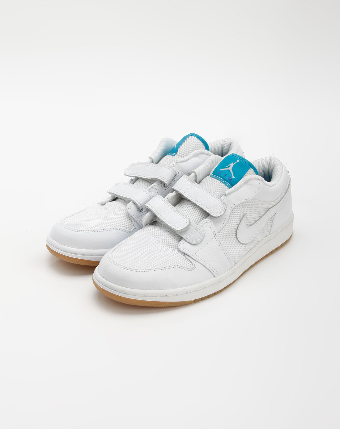 男款白色网面魔术贴篮球鞋