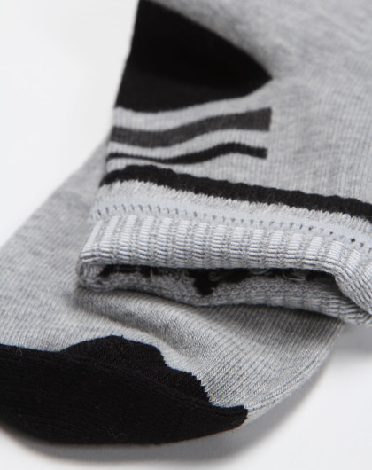 茵宝 男款黑配灰色袜子舒适柔软
