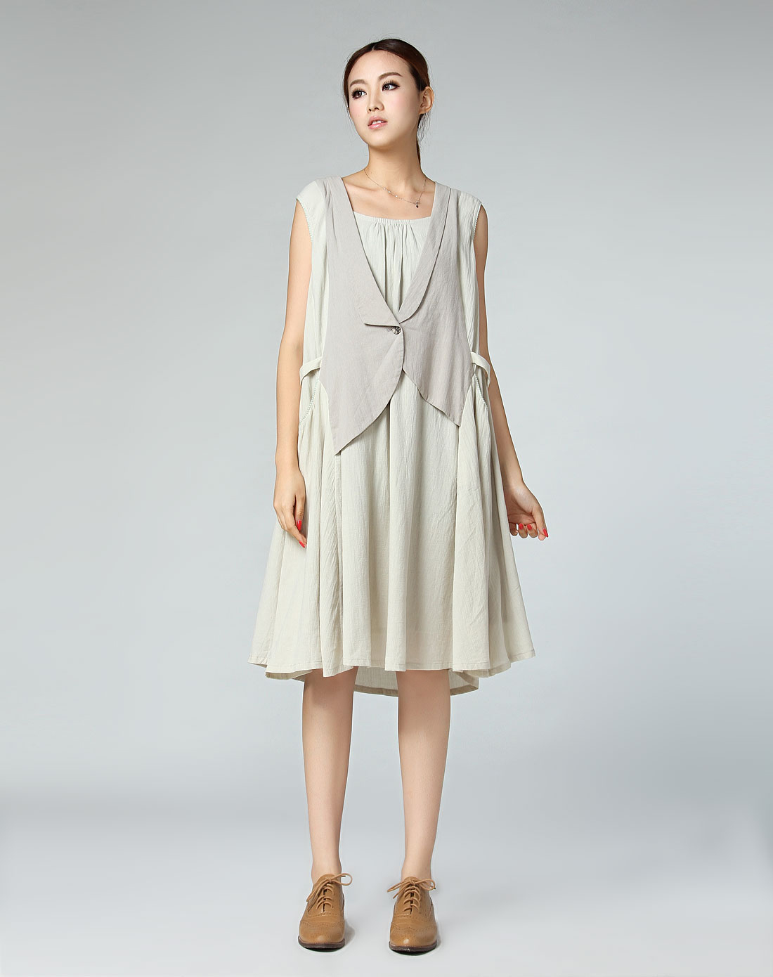 噢姆aum女装专场-淡绿色休闲淑女风格无袖连衣裙