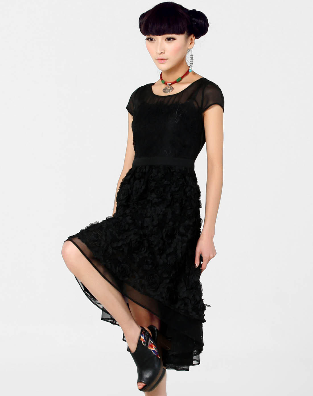 黑色短袖雪纺连衣裙