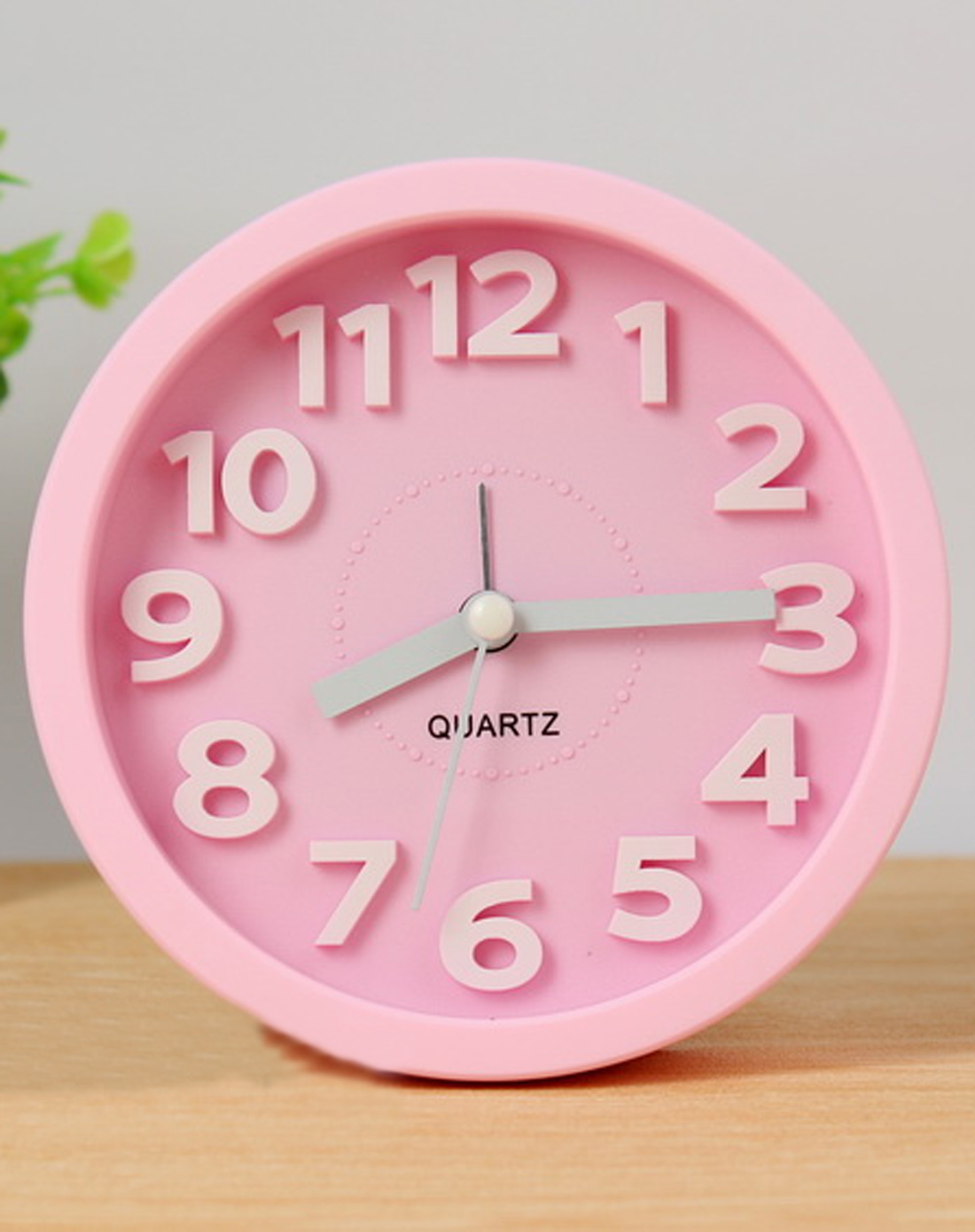 粉色圆形时尚闹钟