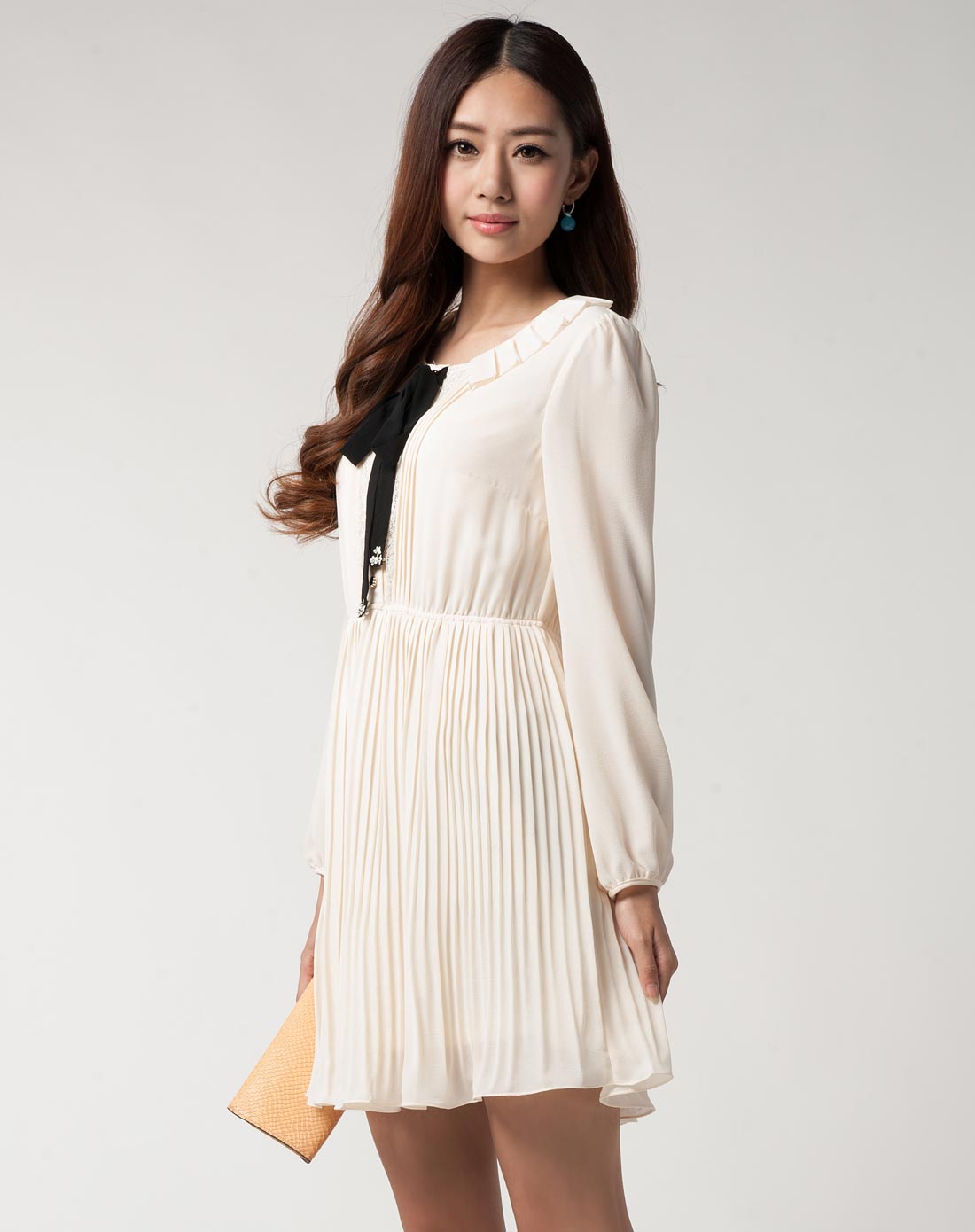 米色雪纺蕾丝连衣裙