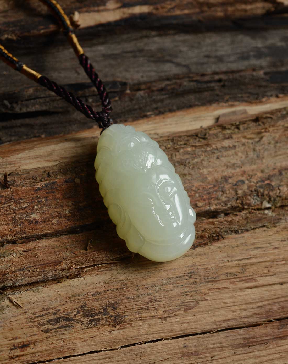 紫气东来 / 天然和田玉观音头吊坠