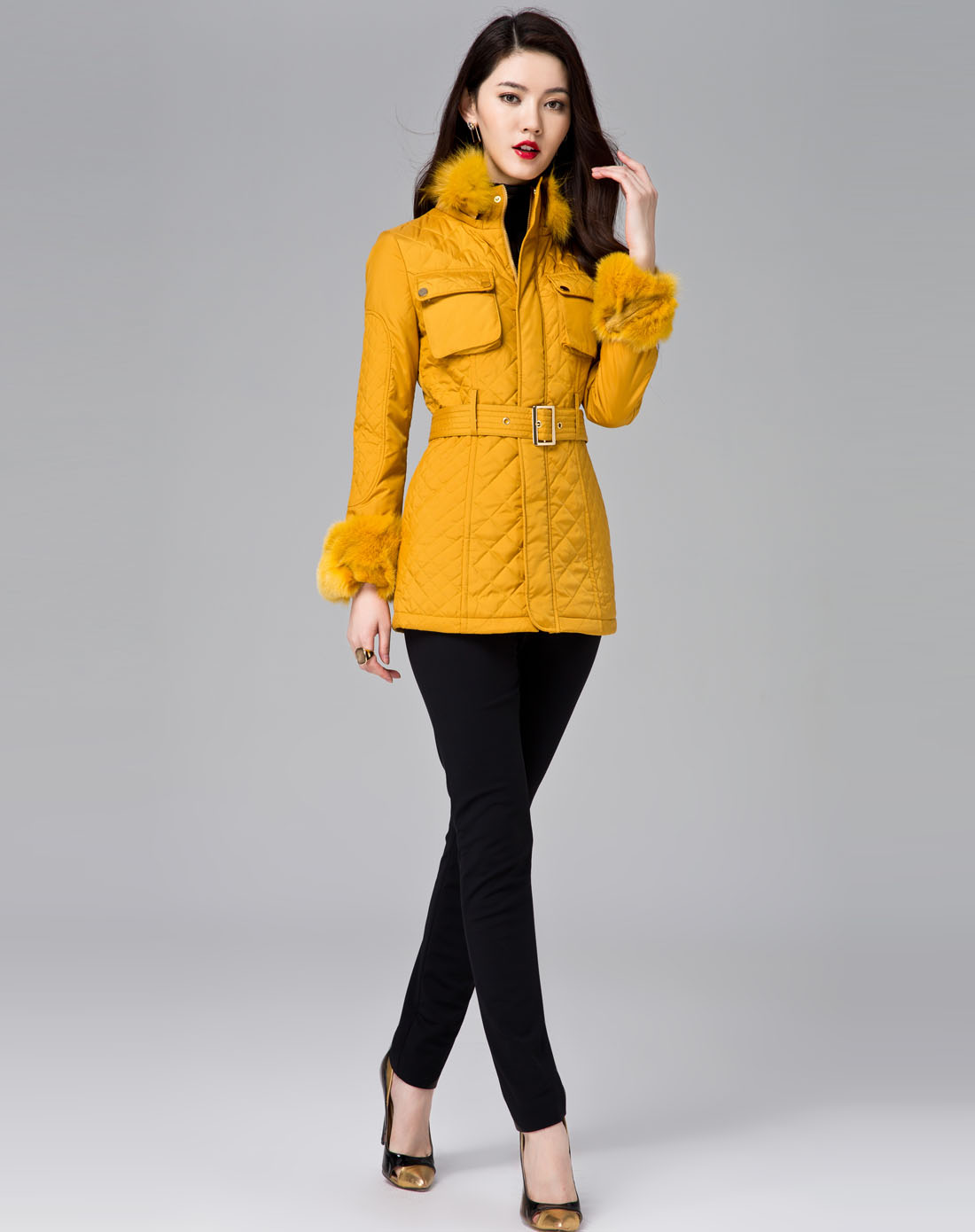 端庄大方时尚优雅黄色棉服