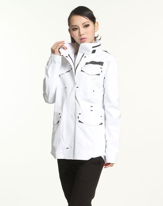 女款白色长袖户外梭织夹克