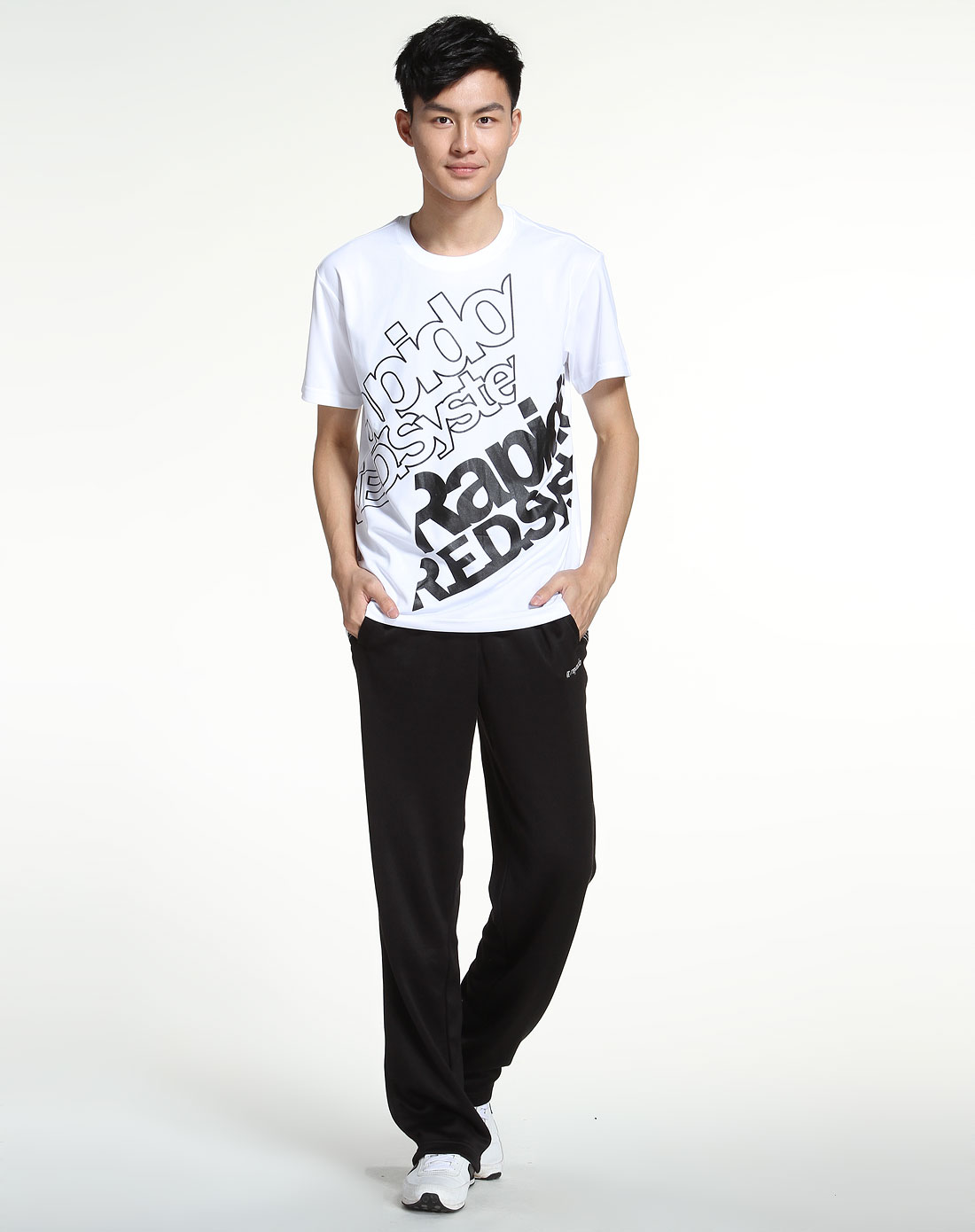 男款白底黑色字母印花短袖t恤