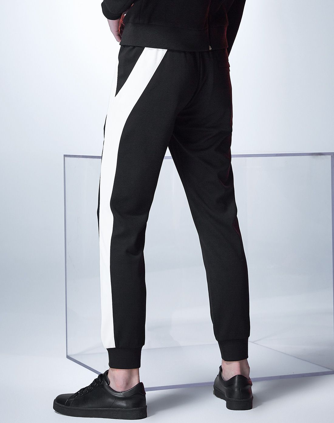 男士运动时尚修身小脚抽绳裤男士简约休闲裤