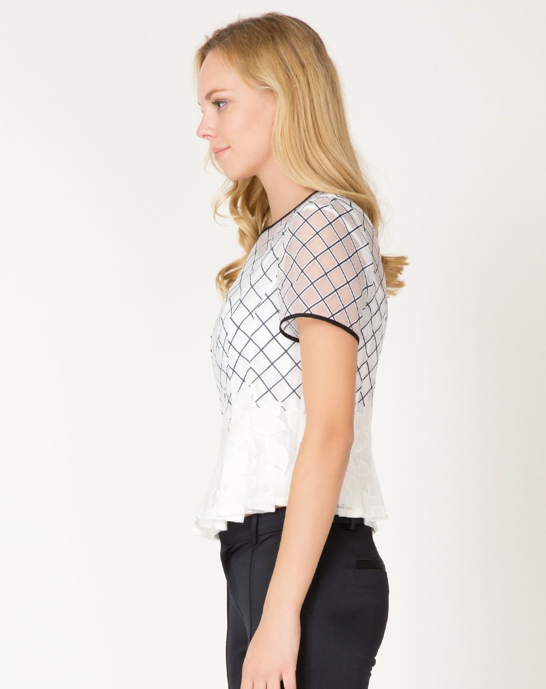 女纯白蕾丝烂花x型小上衣