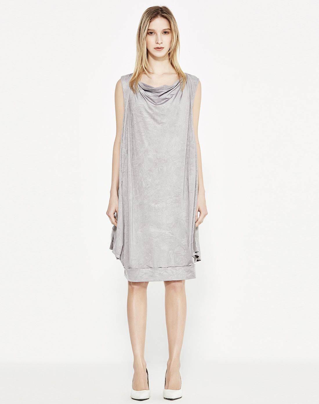 initial 女款灰色连衣裙