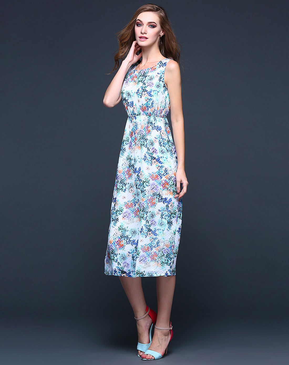 清新碎花图案印花无袖连衣长裙