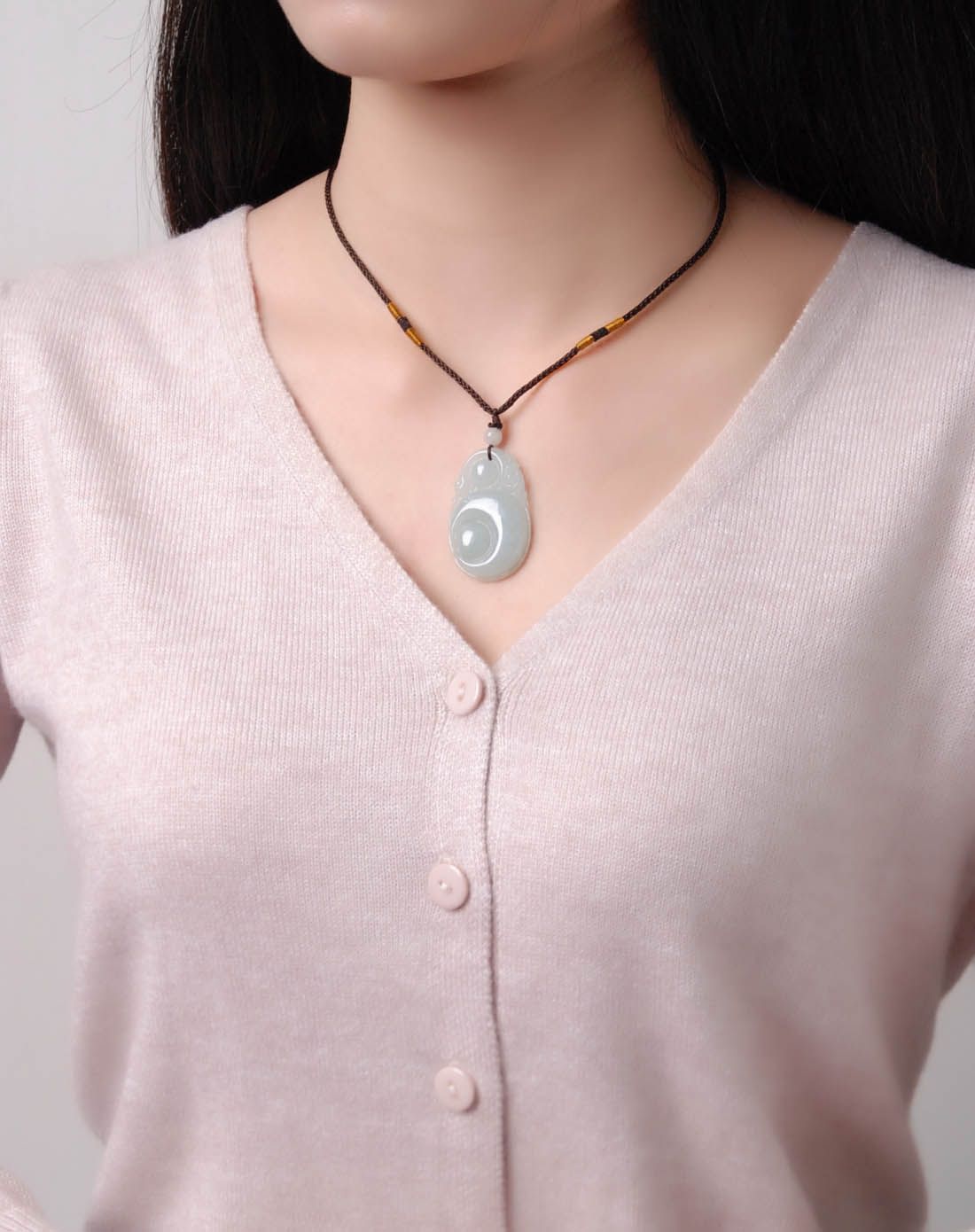 天然a货翡翠豆种怀珠抱玉吊坠(附证书)